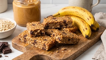 Barritas energéticas saludables con solo cuatro ingredientes: una receta nutritiva que se prepara en 10 minutos