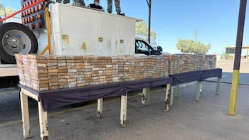 Guardia Nacional y Ejército aseguran mil 201 kilos de cocaína ocultos en el doble fondo de una camioneta en Sonora