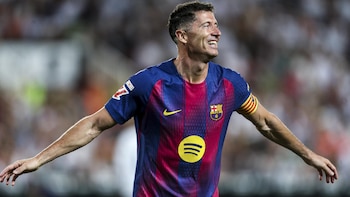 Robert Lewandowski sorprendió al acordar su llegada a un equipo de la MLS y será rival de Lionel Messi