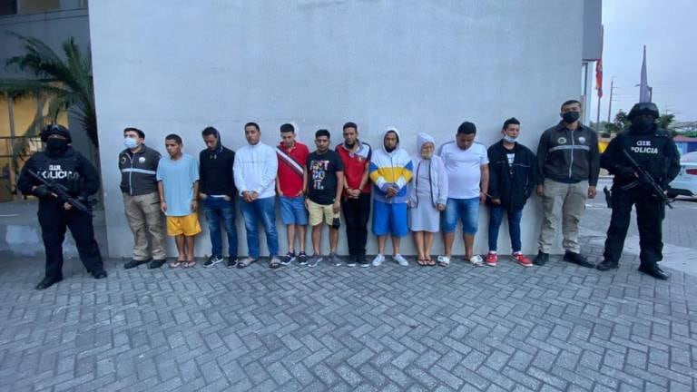 Los Chone Killers surgieron en 2020 tras separarse de Los Choneros, y desde entonces disputaron el control de rutas, puertos y economías ilegales en la provincia del Guayas