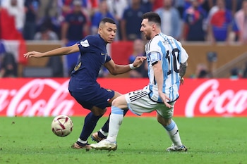 Lionel Messi y Kylian Mbappe