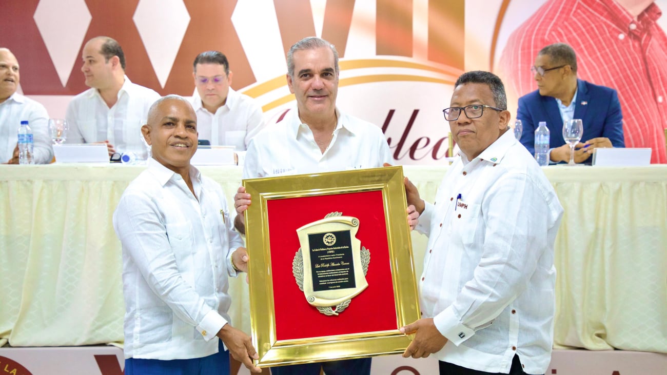 El Gobierno mantendrá equipos y asesoría para pequeños y medianos productores de harina, con la meta de que ese alimento siga accesible mientras el sector enfrenta desafíos y avanza en su modernización (Foto cortesía Presidencia de la República)