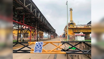 Twitter: @lipizzan1980