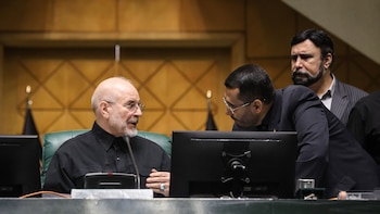 Irán se atiene a su plan para Ormuz y avisa a EEUU de que la estrategia del "palo y la zanahoria" no funciona