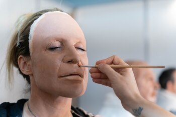 Los actores se entregan a