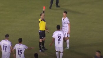 Escandalosa pelea entre futbolistas en