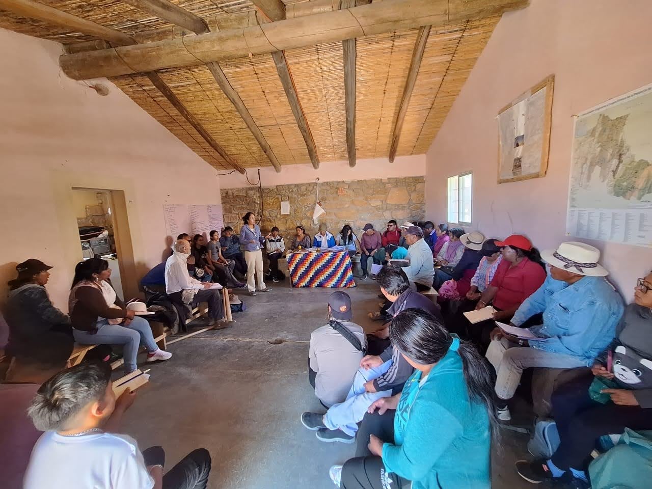 Izquierdo enfatiza el valor del saber local como única fuente empírica para evaluar cambios a largo plazo en territorios históricamente marginados