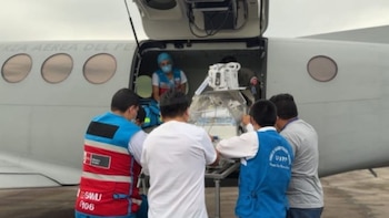 Puente aéreo salva al bebé