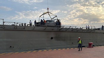 El despliegue incluye vehículos, vigilancia