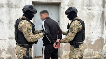 Las autoridades argentinas señalaron que la operación se enmarca en las acciones orientadas al combate del crimen organizado transnacional. (Imagen ilustrativa potenciada con IA | Infobae México)