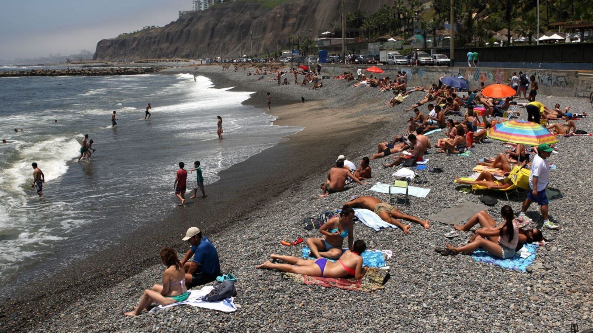Senamhi alerta sobre radiación ultravioleta peligrosa en el litoral limeño durante el feriado largo - Créditos: Andina.