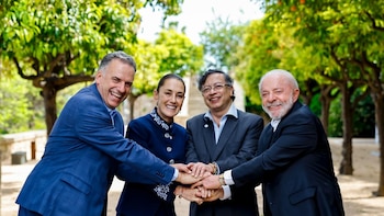 Sheinbaum mantiene encuentro con jefes de Estado de Brasil, Colombia y Uruguay