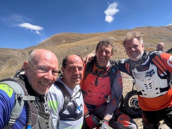 Amigos y colegas recordaron a Raúl “Ruly” Becker y Martín Blasco por su generosidad y el legado que dejaron en el motociclismo regional
