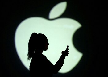 Con sus servicios, Apple también