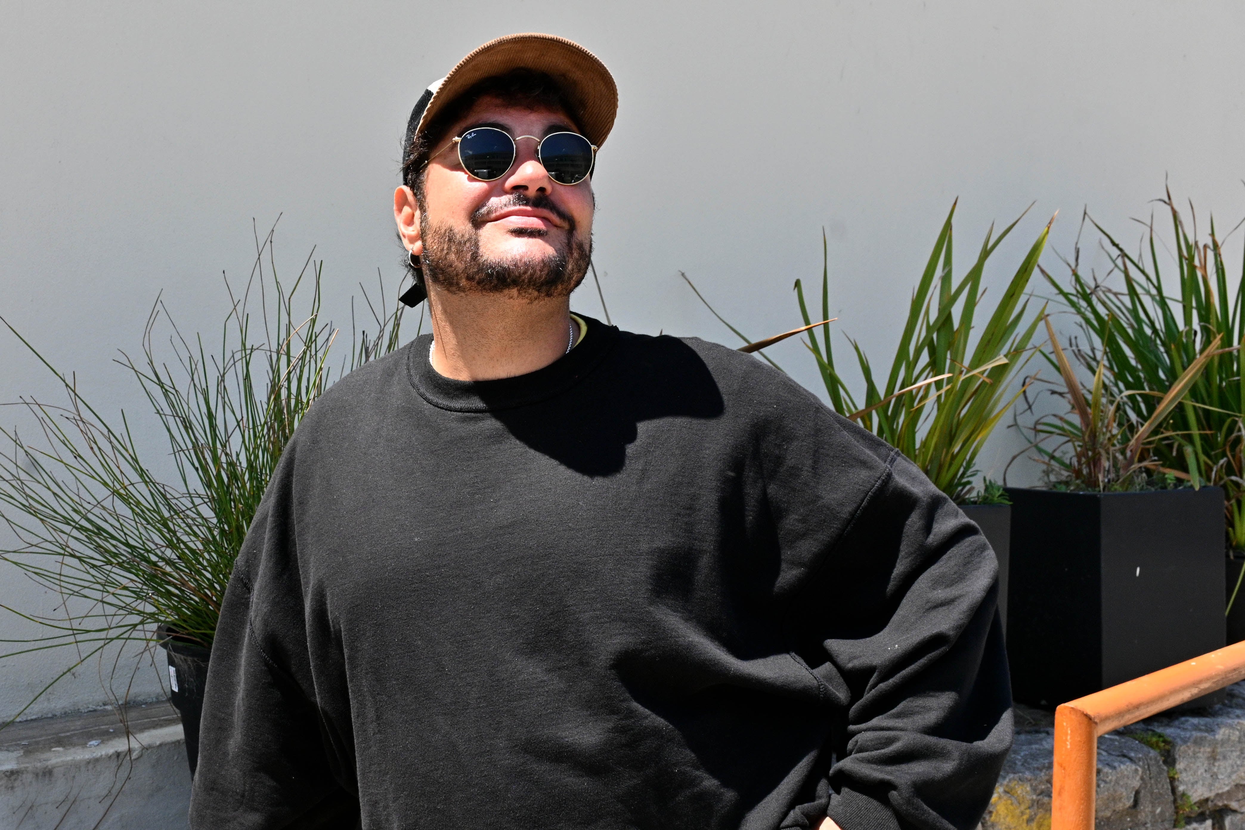 Durante el verano, Homero Pettinato combinó trabajo y descanso para recargar energías junto a su familia en San Marcos Sierras (Crédito: José Tetty)