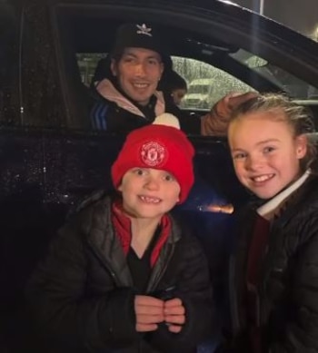 Lisandro Martínez le firmó un