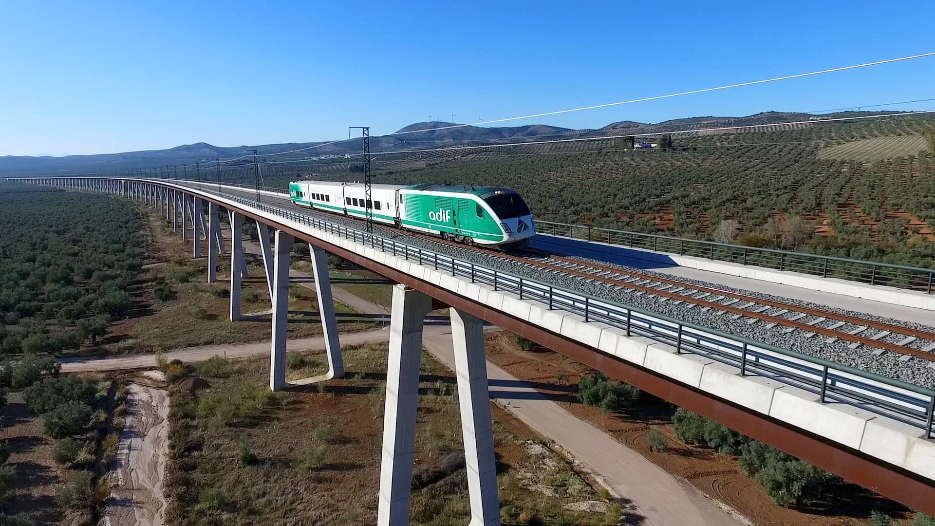 La baja frecuencia de accidentes ferroviarios incide en las estrategias de seguridad y explica parcialmente la ausencia de cinturones de seguridad en los trenes. (ADIF)