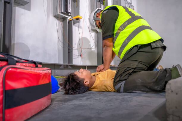 En caso de que la persona no presente pulso, se debe iniciar RCP. Foto: (iStock)