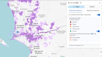 Mapa de Google con áreas sombreadas en morado sobre distritos de Lima y Callao. Muestra un panel lateral con leyenda de inundaciones fluviales y urbanas