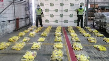 Incautaron más de 400 camisetas