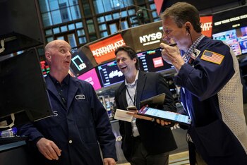 Trabajadores en la Bolsa de