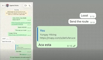 Pantalla de teléfono móvil con una conversación de WhatsApp. Se observan mensajes de texto y enlaces con horarios de envío