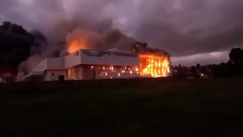 Bomberos trabajaron por horas para