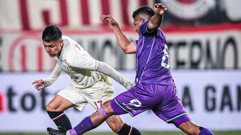 Universitario enfrenta a Comerciantes Unidos