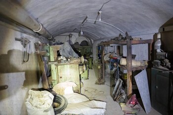 El Ejército israelí indicó que en el fábrica subterránea había cientos de suministros para la producción de cohetes, proyectiles y granadas (Fuente: FDI)