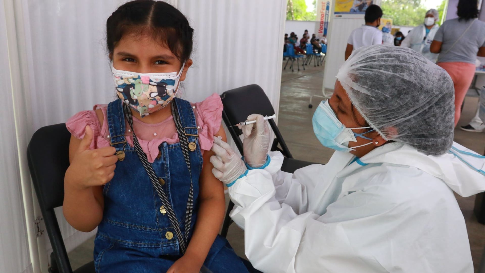 La vacunación 2024 2025 mostró una eficacia del 76 por ciento en niños pequeños y del 56 por ciento en mayores de cinco años, según datos federales (Andina)