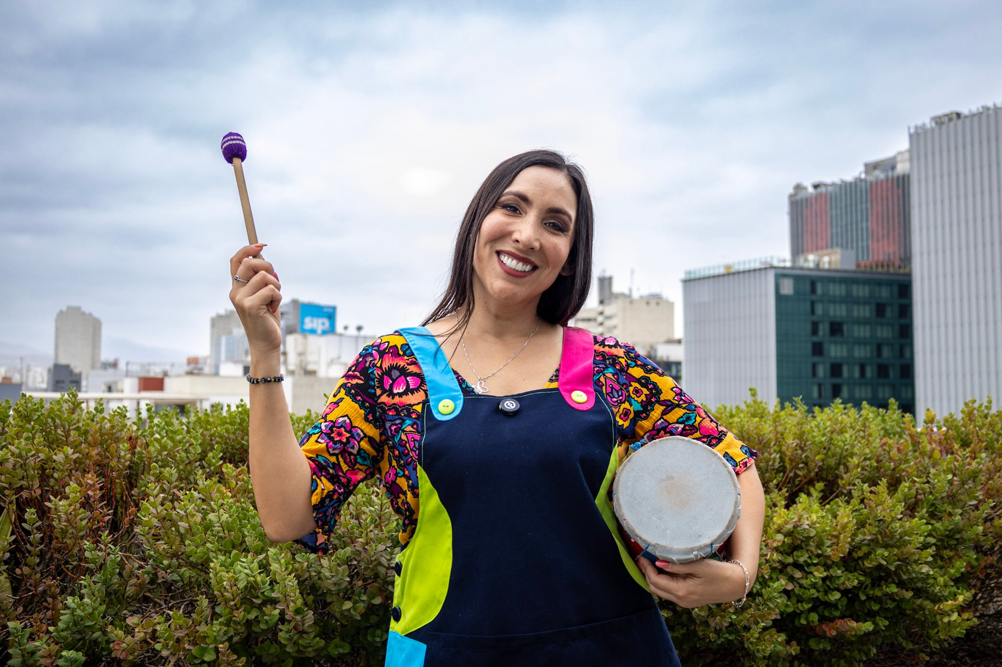 La profesora Vanessa Mispireta imparte talleres presenciales y virtuales dirigidos a educadores de nivel inicial. (Paula Elizalde)