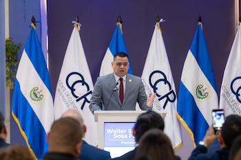 El presidente Walter Salvador Sosa