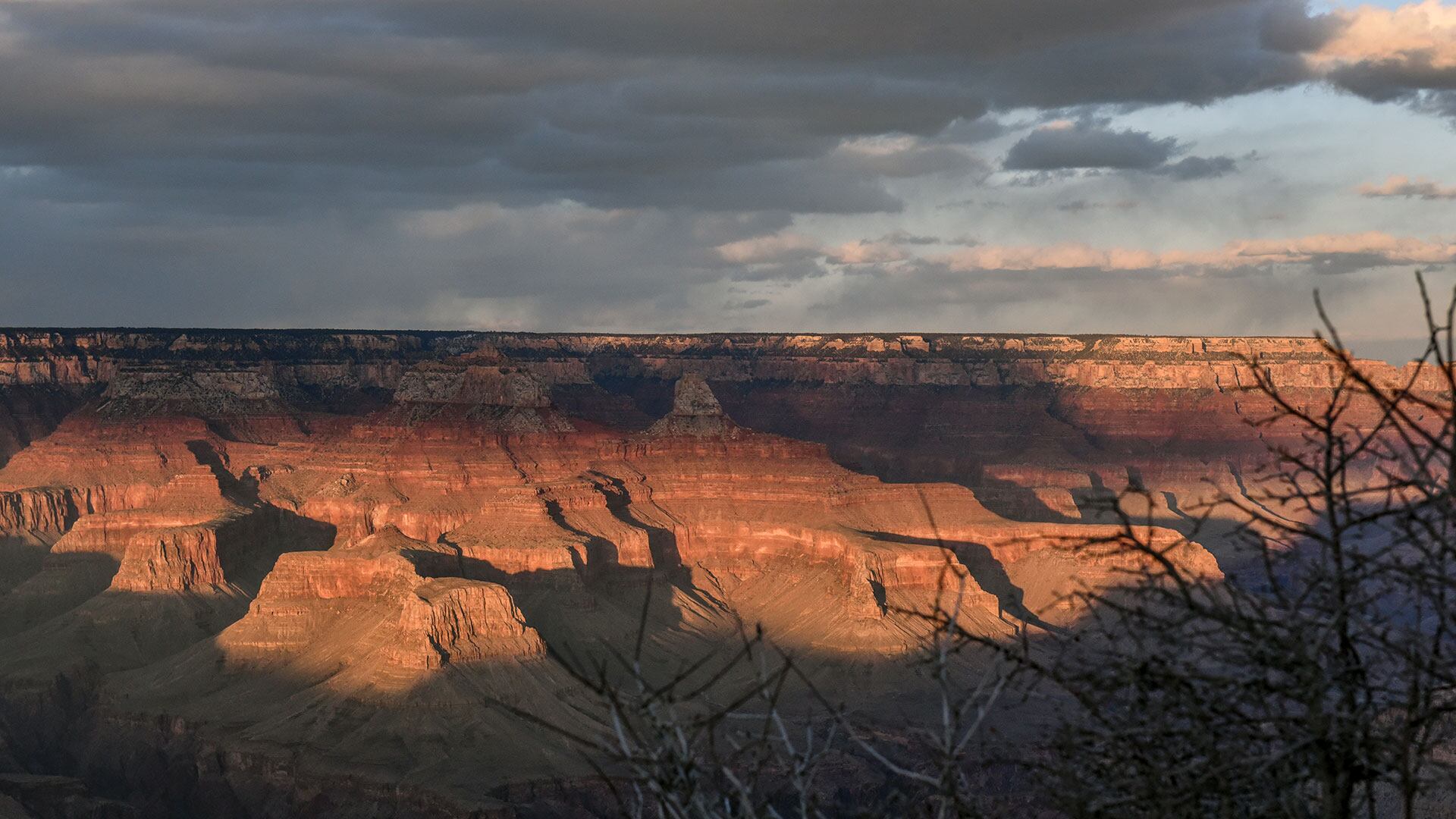 Miradores situados en los bordes del parque nacional permiten observar profundidades que superan los 1.800 metros (Reuters)