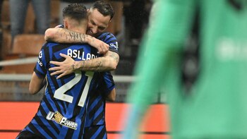 2-0. Arnautovic y Asllani dirigen