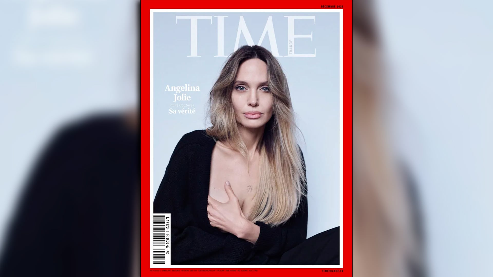 Angelina Jolie exhibió por primera vez las cicatrices de su doble mastectomía preventiva en la portada de Time Francia para alentar la prevención del cáncer de mama