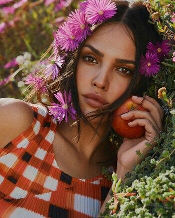 Eiza Gonzalés comparte otra foto