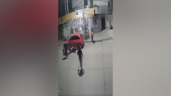Neuquén: atropelló a un jubilado, lo mató, huyó y sus allegados agredieron a un comerciante que quiso ayudar