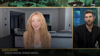 Una inesperada aparición y una misteriosa llamada: así ha sido la curiosa entrevista de Shakira en ‘La Revuelta’