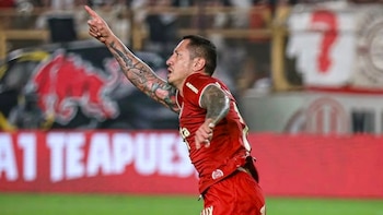 La Serie A no le pierde el rastro a Gianluca Lapadula y saluda su carácter goleador con Universitario en Liga 1: “¿Se escucha, ‘crema’?”