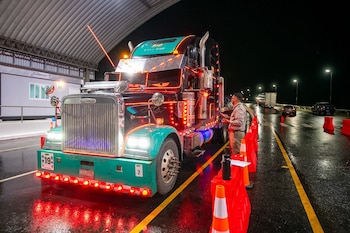 Las inspecciones diarias al transporte de carga aumentaron de nueve a 88 durante octubre, según autoridades salvadoreñas. (Cortesía: Viceministerio de Transporte)