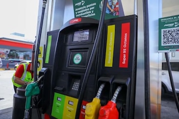 Panamá revisa los precios máximos cada 14 días según las cotizaciones internacionales, los fletes y los costos de distribución. Tomada de SRTV