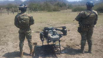 Marina asegura dron industrial, armas y desmantela narcocampamentos tras operativos en Sinaloa