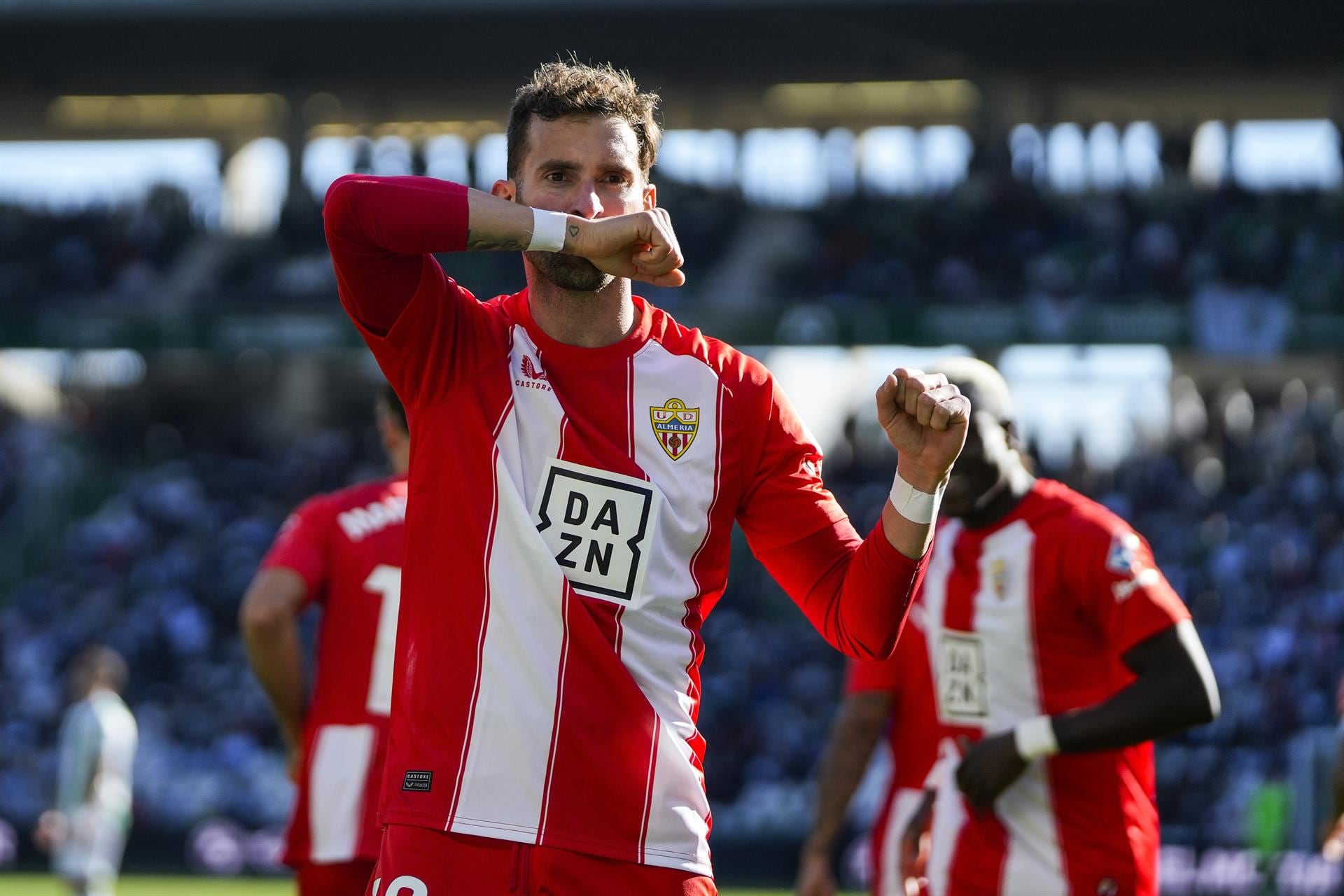 Almería lucha por ascender a la primera división del fútbol español