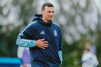 La AFA proyecta que el director técnico encabece la transición ante los próximos cambios en el plantel (@Argentina)