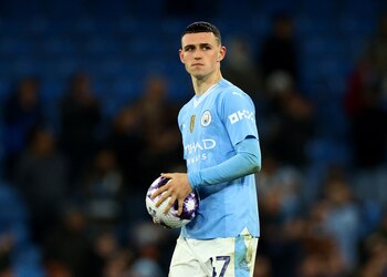 Phil Foden anotó tres goles en la victoria del City sobre Aston Villa - crédito Molly Darlington/REUTERS