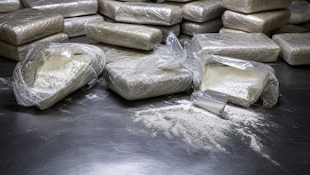 Decomisan 100,8 kilos de presunta cocaína valuados en casi USD 3 millones durante dos operativos en la frontera