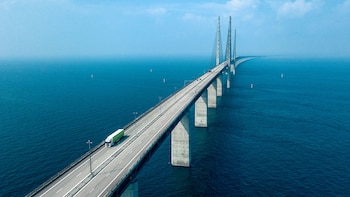 El Puente de Öresund, que