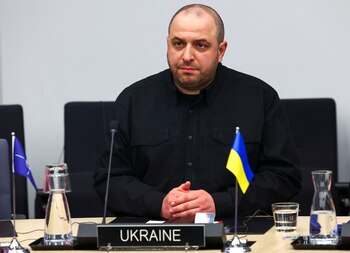 El ministro de Defensa de