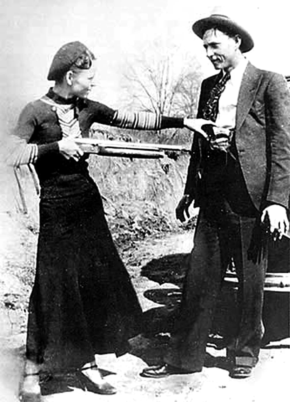 El ascenso criminal de Bonnie y Clyde se dio en un contexto de pobreza extrema, que fomentó una visión romántica de sus delitos entre muchos estadounidenses (FBI)