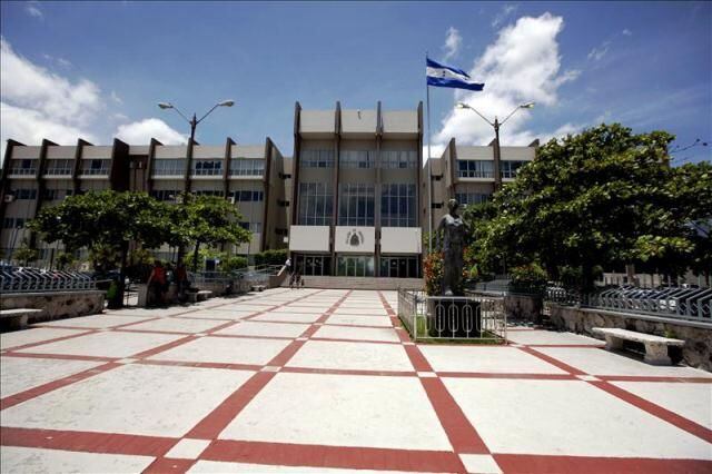 El recurso de inconstitucionalidad presentado busca una revisión judicial de las reformas que modifican la designación de funcionarios en Honduras. (Foto: Hondudiario)